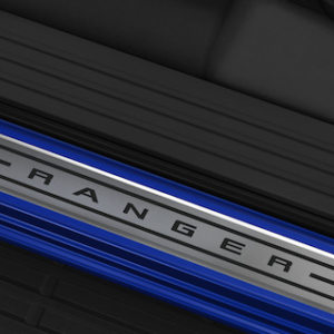 Sprednji stranski pragovi, iz nerjavečega jekla, levo